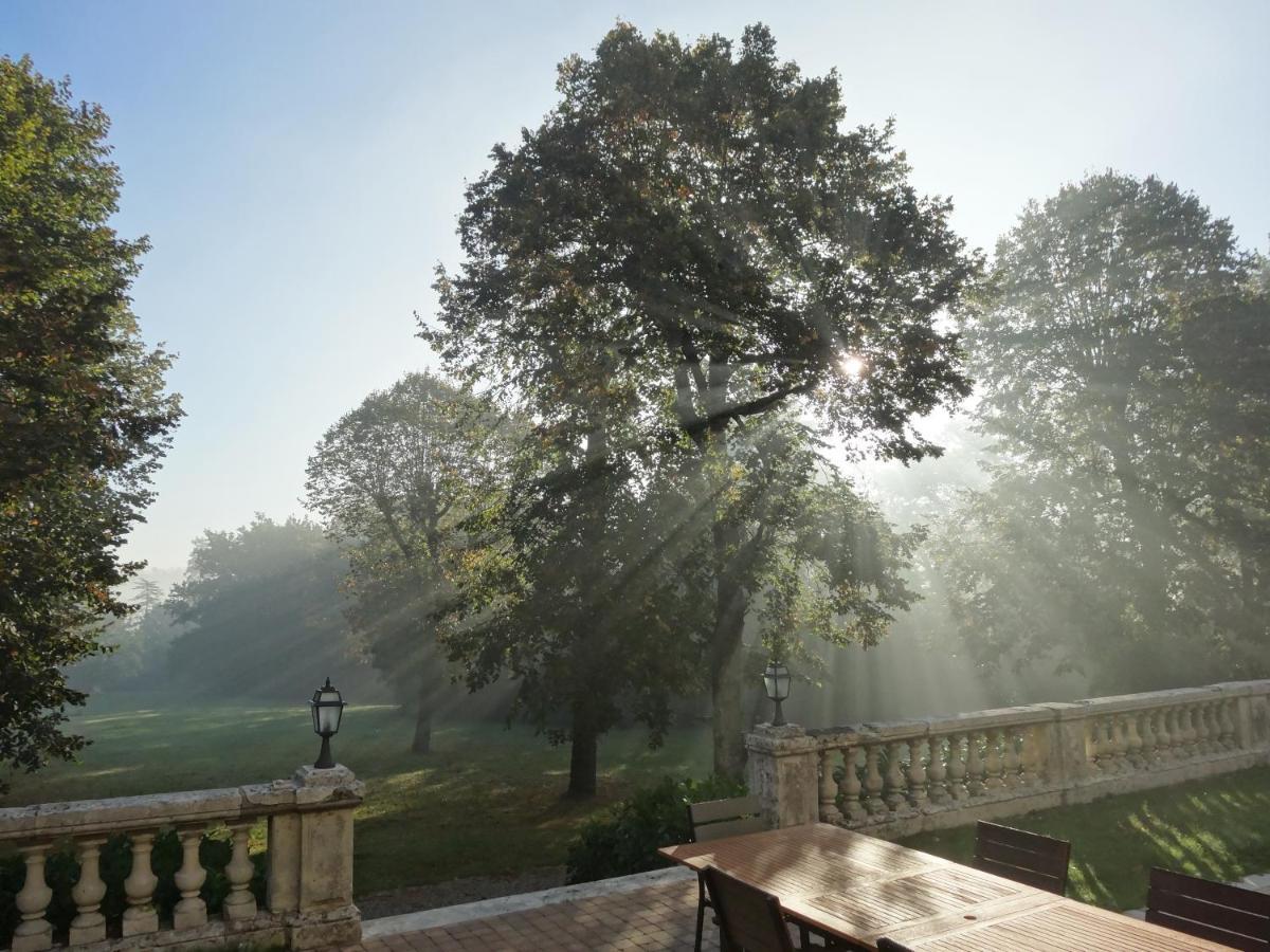 Chateau De Laroche Bed and Breakfast Vianne Exterior foto